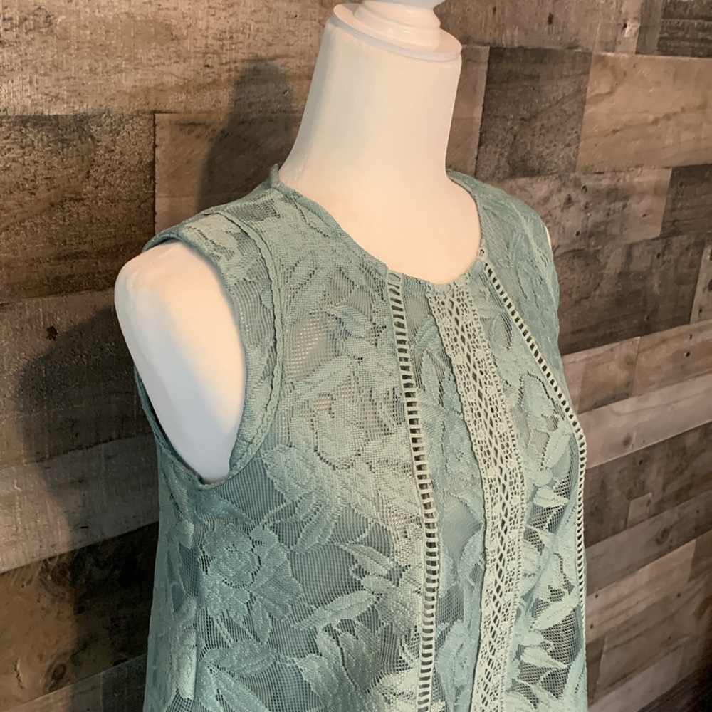 Xhilaration Sleeveless Lace Top - Picture 5 of 16